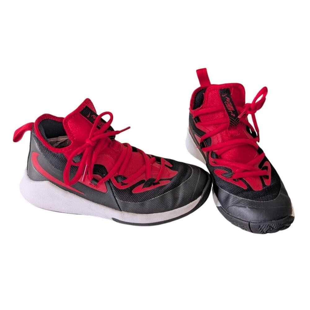 Nike Future Court 2 Black/Red/White Boys Basketball Shoes - Size 4Y